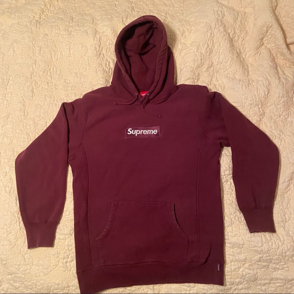 Supreme hoodie maroon size XL but more like Large